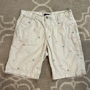 H&M size 30R khaki shorts with palm tree print with front & back pockets
